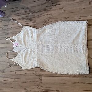 NWT Gorgeous lace dress